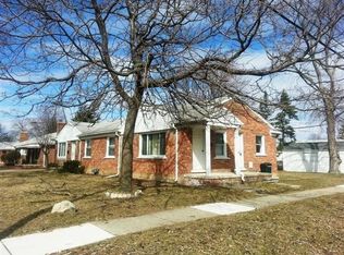 9900 Woodring St, Livonia, MI 48150