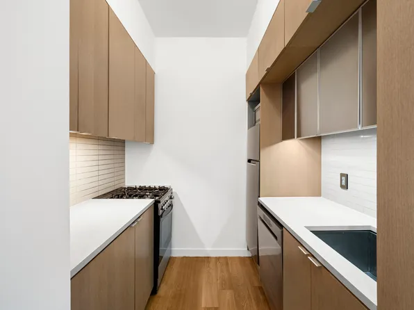 225 Rector Place image 6 of 8