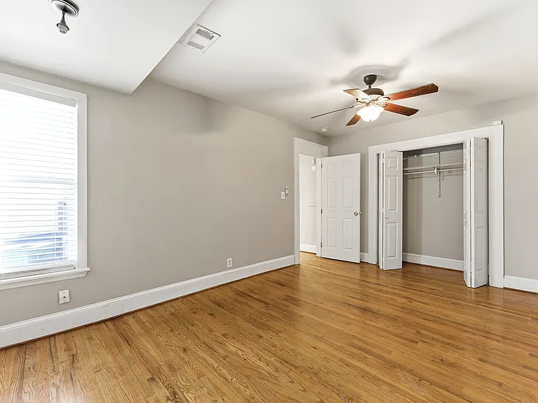 202 Warren St — Photo 16