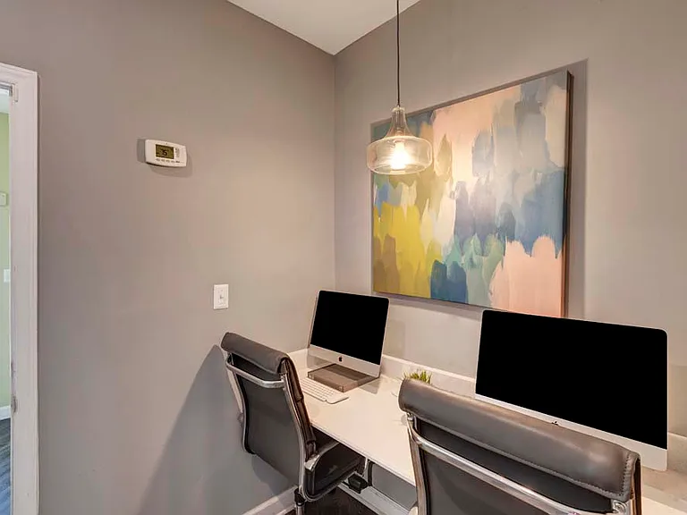 Harlowe Apartments — Photo 16
