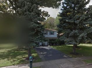 1006 Corn Crib Dr, Huntingdon Valley, PA 19006