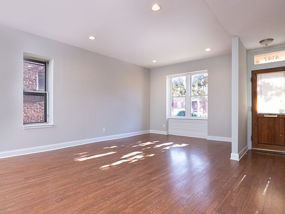 3rd image of 4147 Russell Blvd #4147