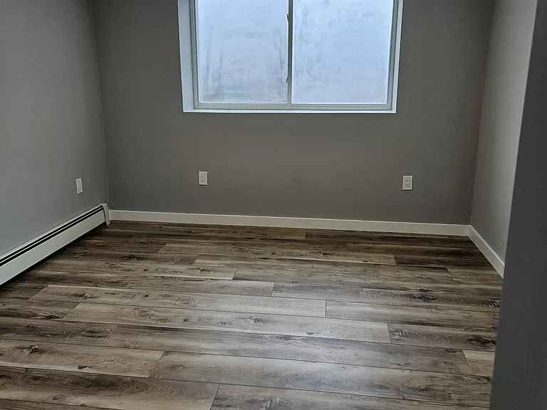 32 Irving St #B — Photo 1