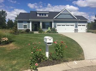 3162 Peachleaf Ct, Holland, MI 49424