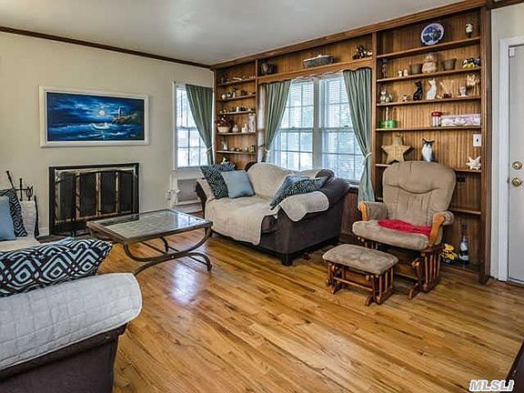 2nd image of 2981 Glenwood Ct