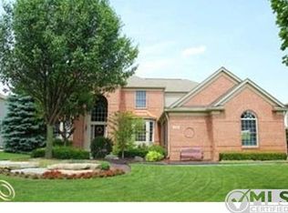 3764 Woodmonte Dr, Oakland Township, MI 48306