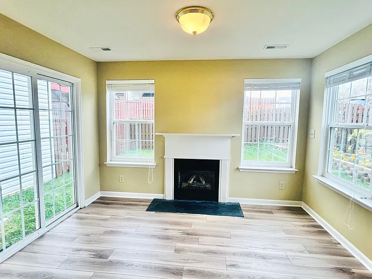 11318 Wytheville Ln — Photo 5