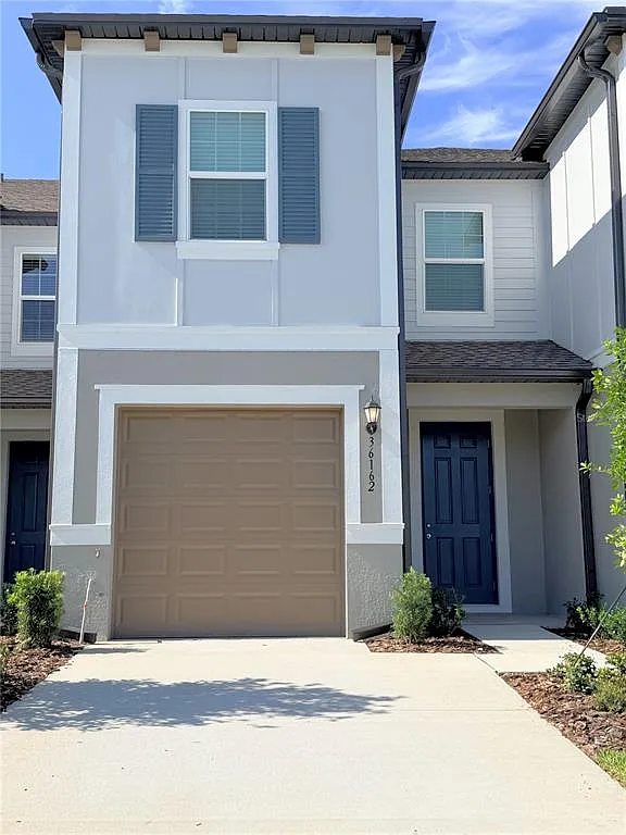 3 bed, 2.5 bath, 1760 sqft, $2,200 — Photo 2