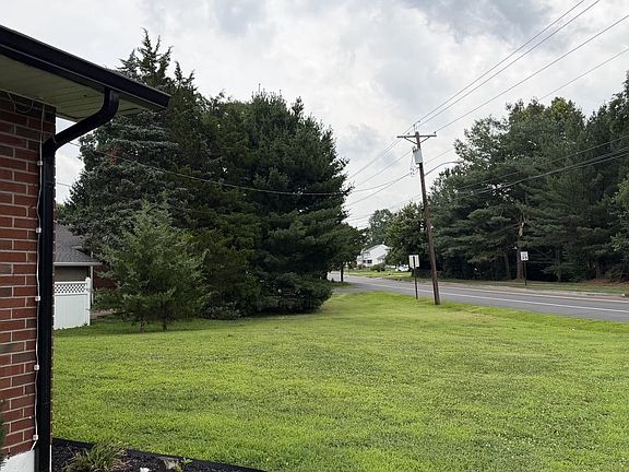 5th image of 2418 Church Rd