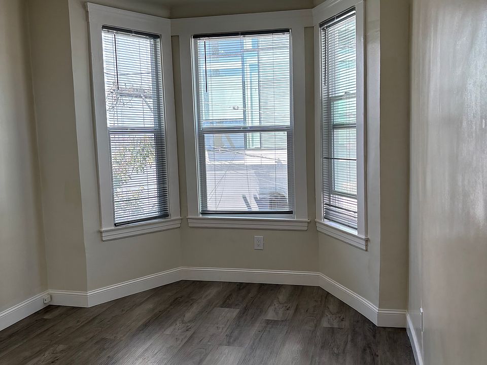 1st image of 506 Grove St APT 206