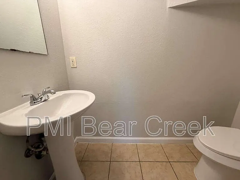 6407 Waldron Dr #B — Photo 10