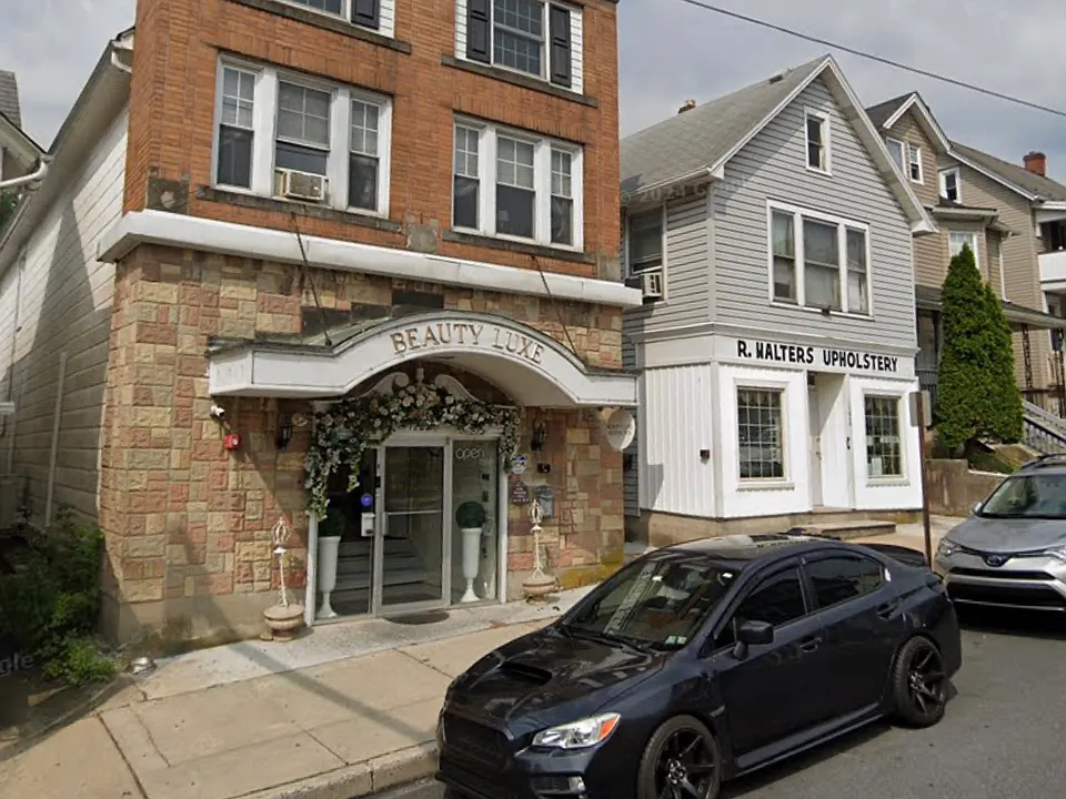 1222 Main St #3