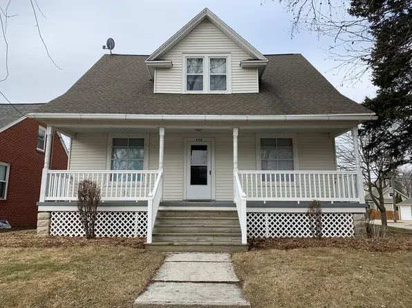 402 S Superior St, De Pere, WI 54115