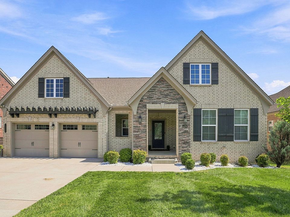 1st image of 813 Ava Ln