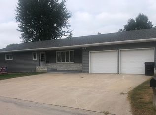1030 S 3rd St, Albion, NE 68620
