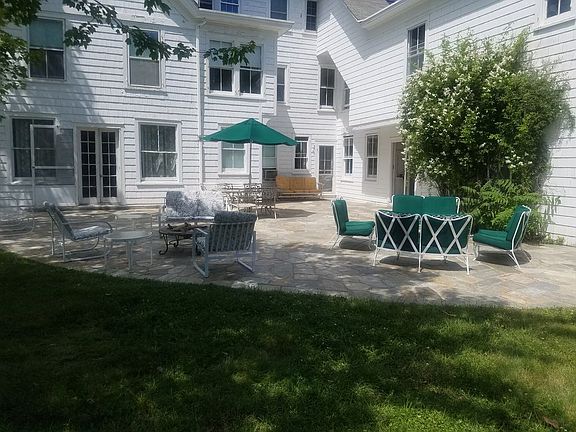 5th image of 654 Hill St
