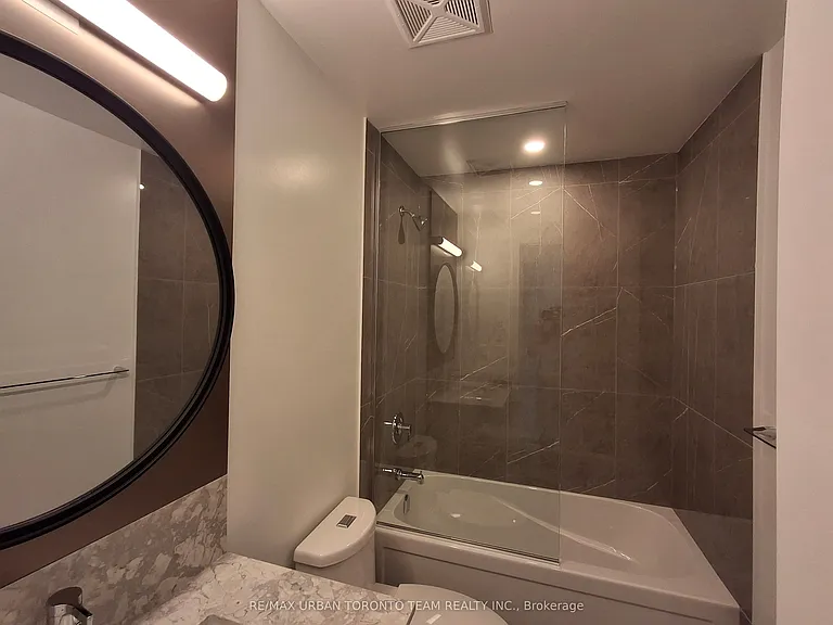 771 Yonge St #2111 — Photo 11