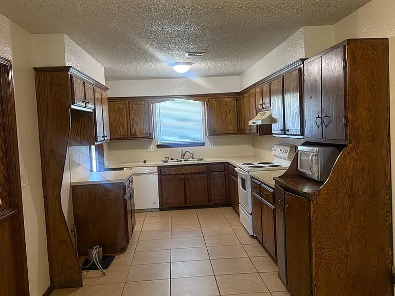 1309 Summerton Pl — Photo 4
