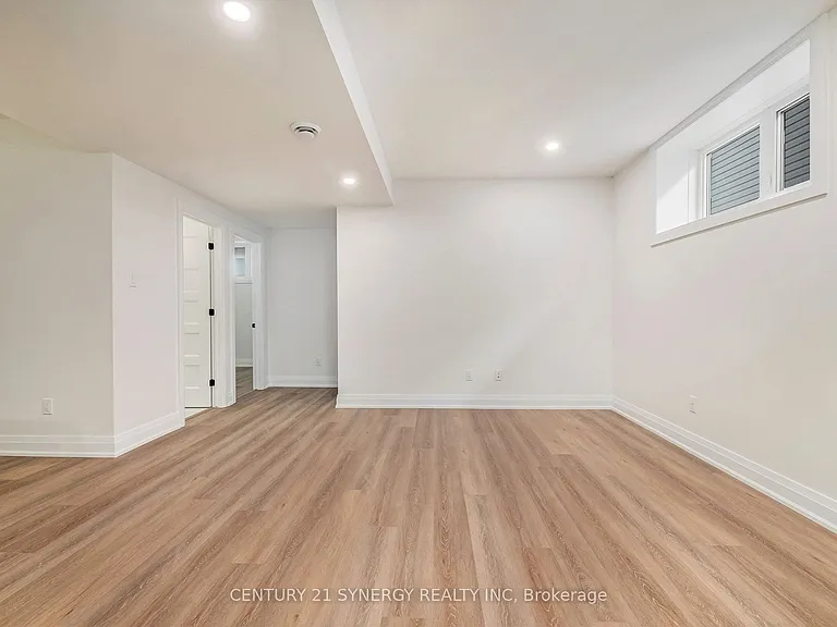 261 Argile St #B — Photo 8