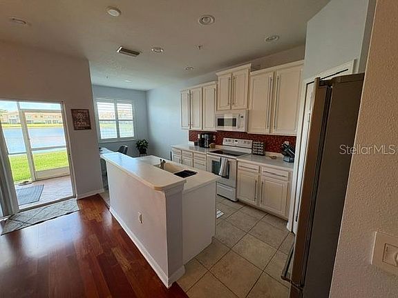 4th image of 3662 PARKRIDGE CIRCLE #28-102