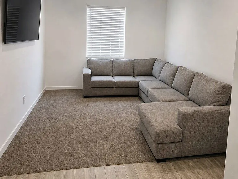 3681 W Uva Ln — Photo 2