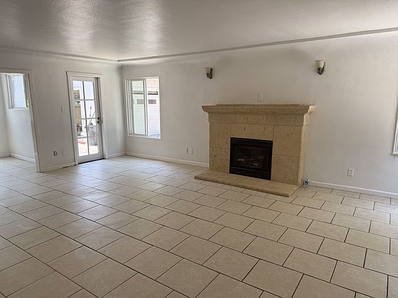 Living room looking toward the back sun room