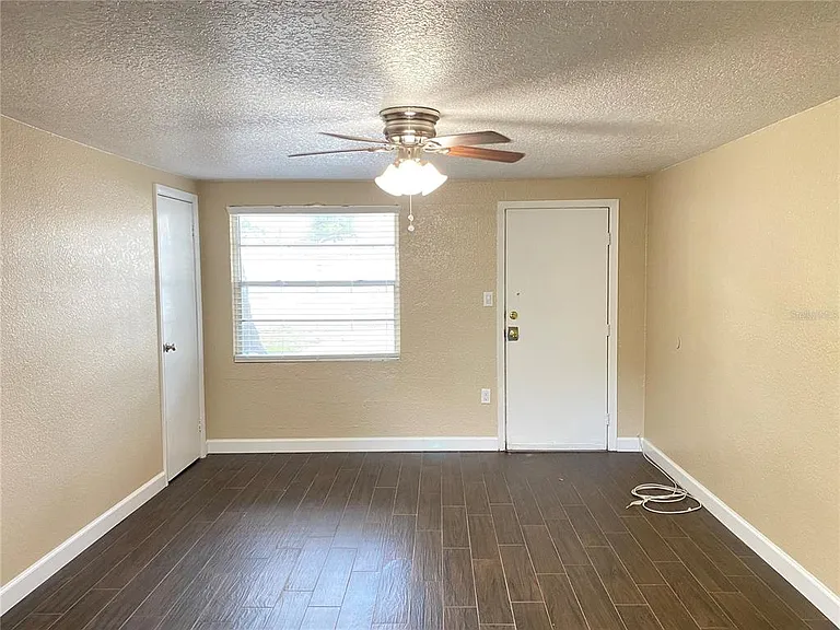 37147 Marlu Ln — Photo 2