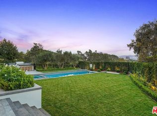 22 Oakmont Dr, Los Angeles, CA 90049