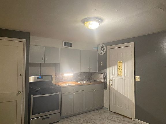 3rd image of 9658 S Brennan Ave