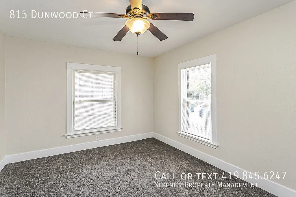 Cozy Fall Living Near Toledo Zoo | Charming 3-Bedroom Home — Photo 4