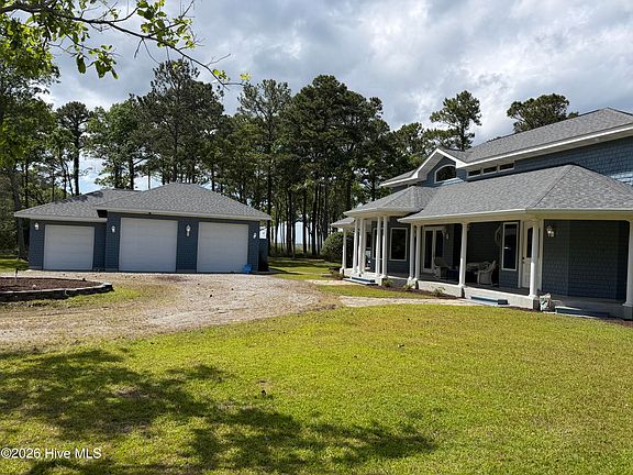 3rd image of 492 Sandy Point Drive