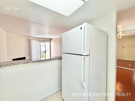 2nd image of 935 10th St #6