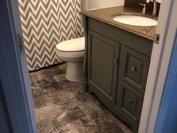 5th image of 470 Walnut Hills Dr APT 3