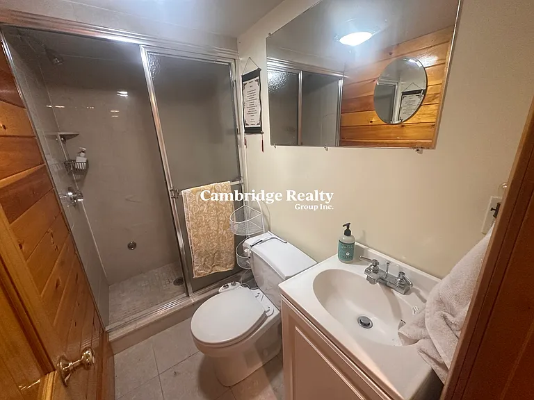 19 Berkeley St #2R — Photo 10