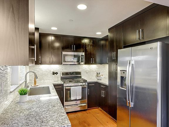 5th image of 761 Brewster Ave
