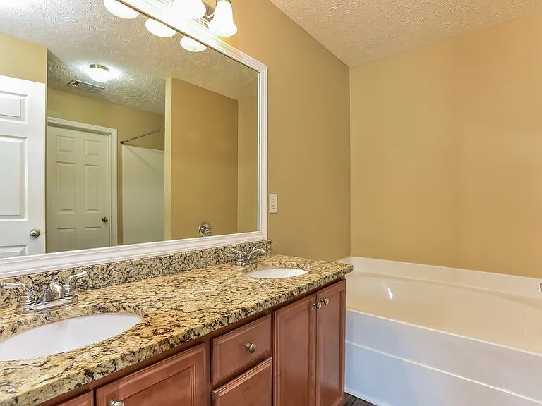 1108 Harmony Ln — Photo 13