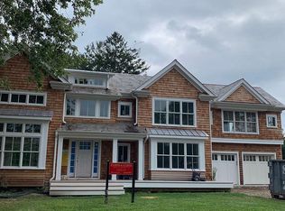 20 Bellows Ct, Southampton, NY 11968