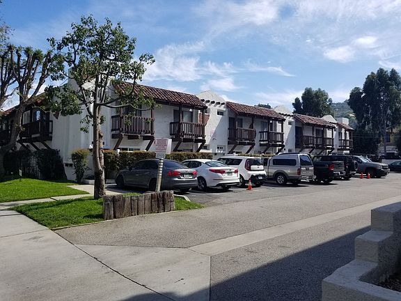 3rd image of 10944 Bluffside Dr APT 201