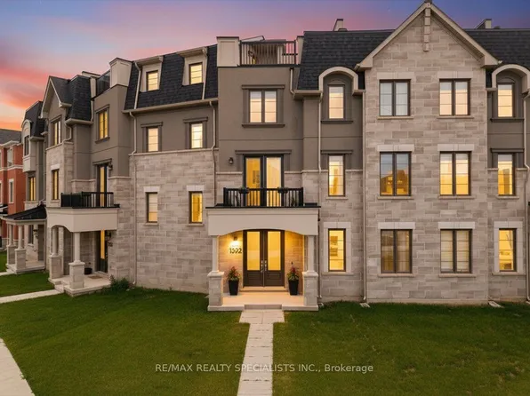 1392 William Halton Pkwy W, Oakville, ON L6M 5N9