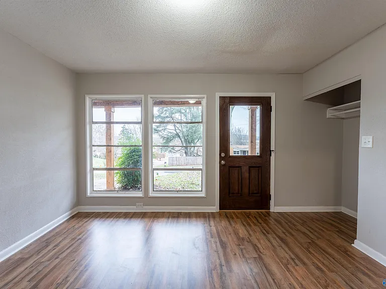 112 Wilkenson Dr NE — Photo 3