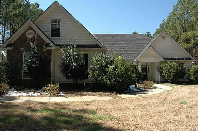 825 Parham Rd photo 1