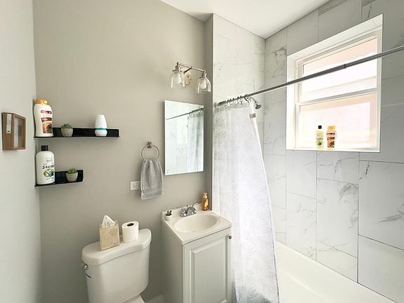 4th image of 3353 W Sunnyside Ave #3