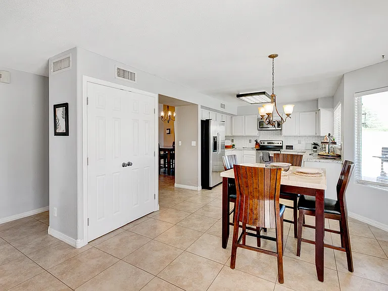 7801 W Crocus Dr — Photo 17