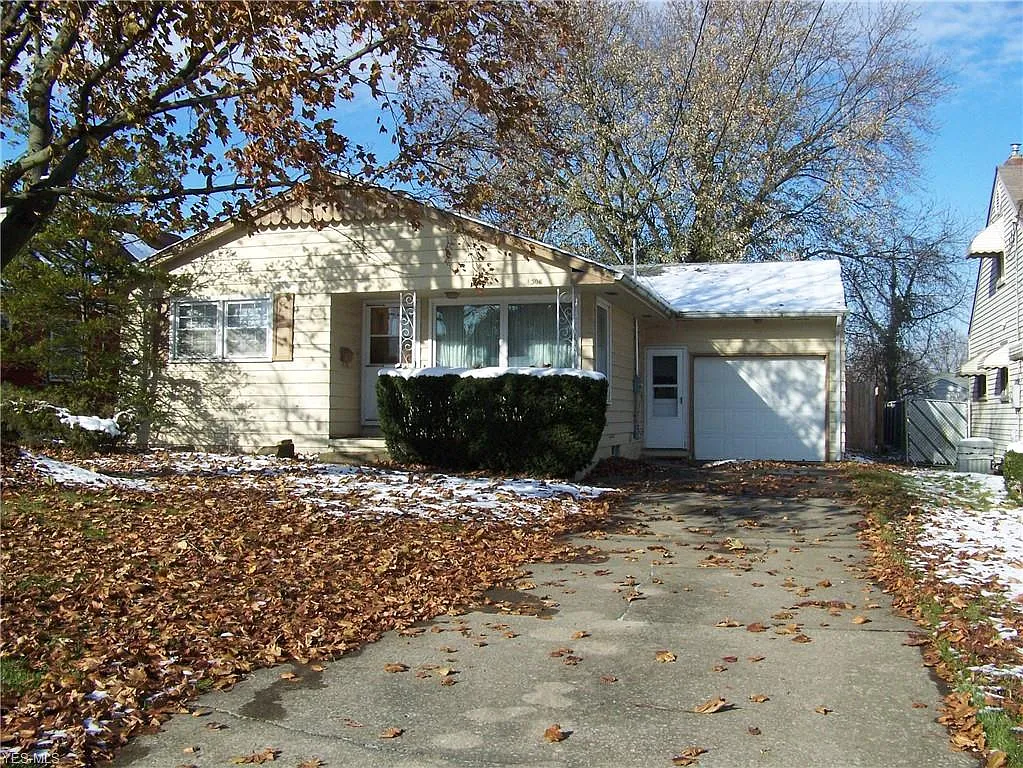 1308 Ivanhoe Ave photo 1