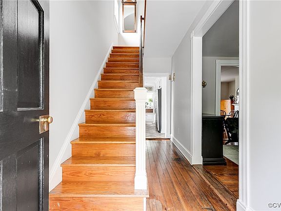 4th image of 215 N 28th St