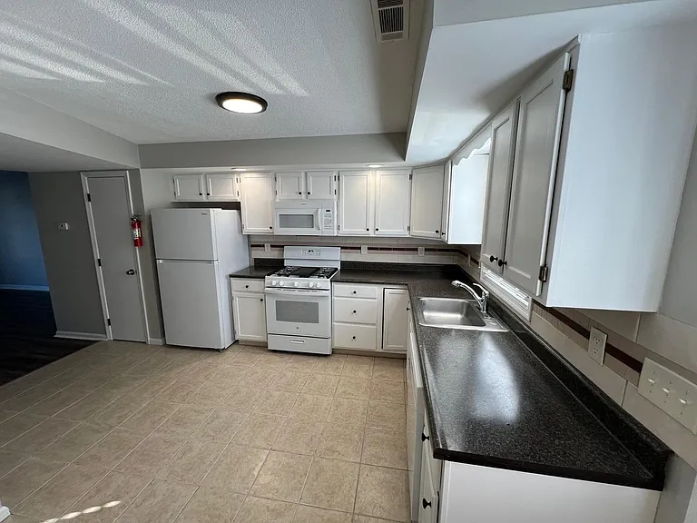 711 Hill Rd #I — Photo 21