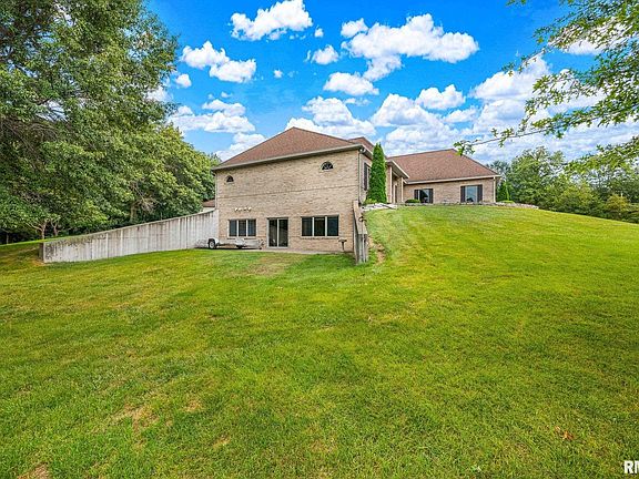 3rd image of 1064 W Knox Rd #350