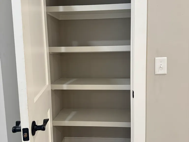 1121 Lawrence Ave #7 — Photo 10