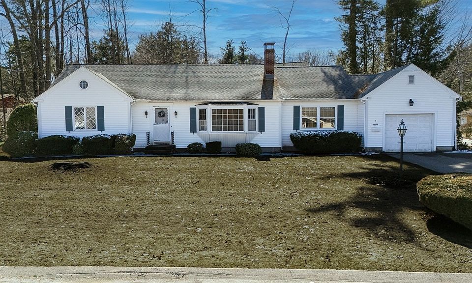 1st image of 5 Chabot Dr