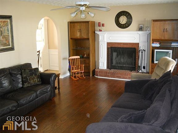 2nd image of 729 1st St
